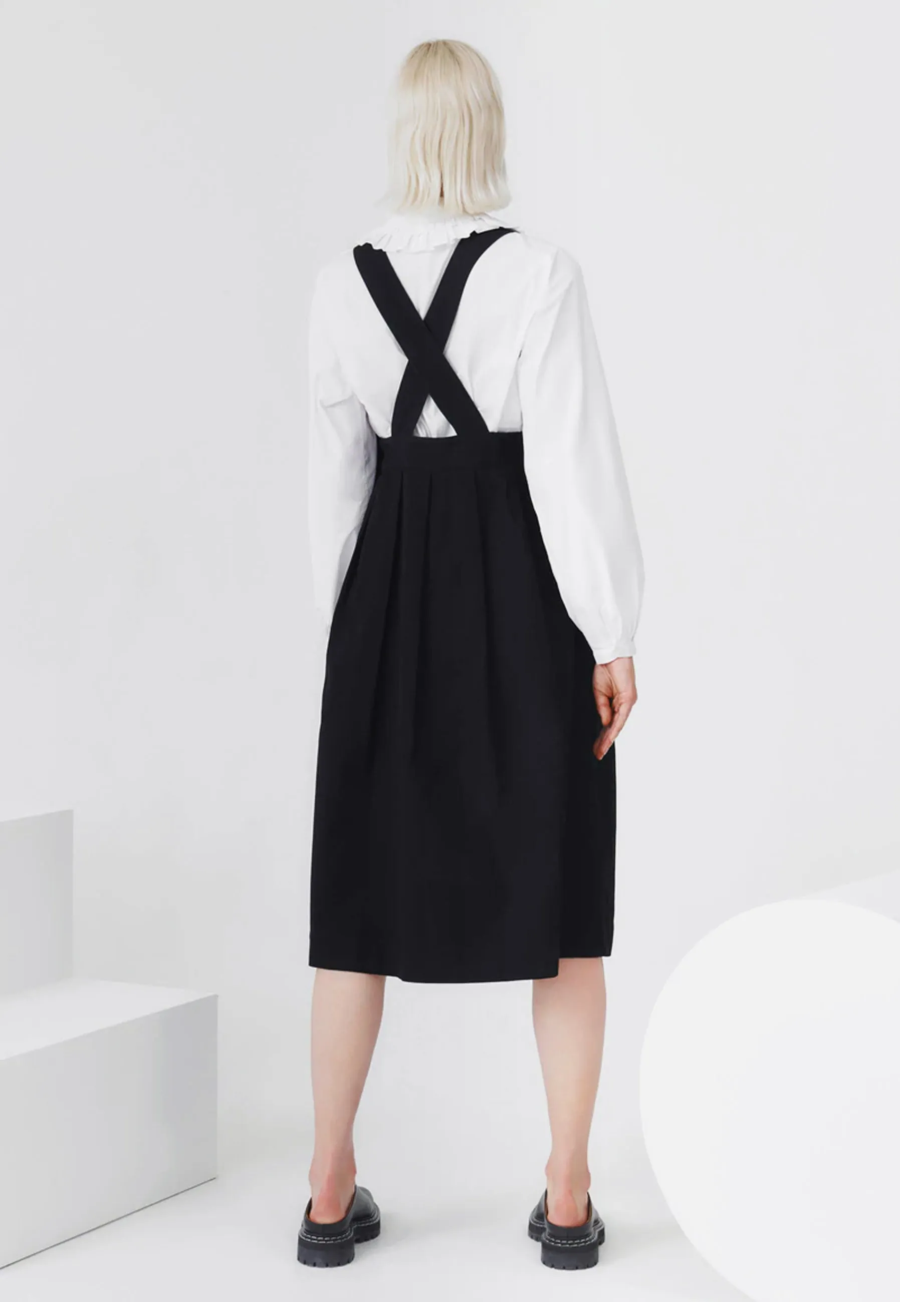 Apron Dress - black