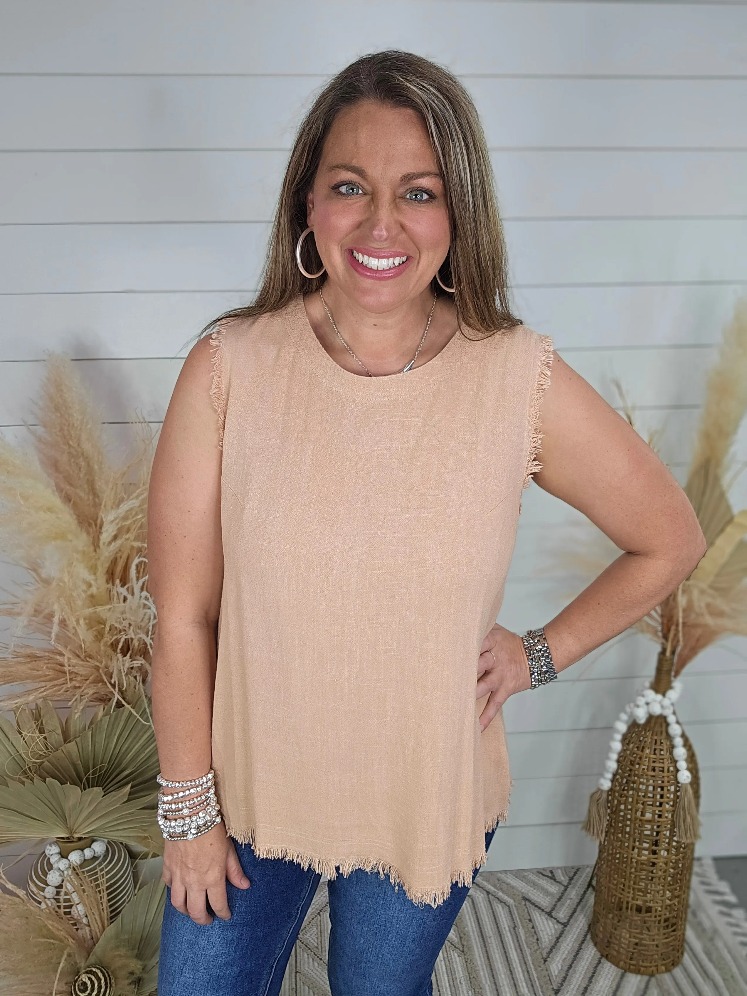 BLUSH LINEN BLEND SLEEVELESS TOP W/ BACK BUTTONS