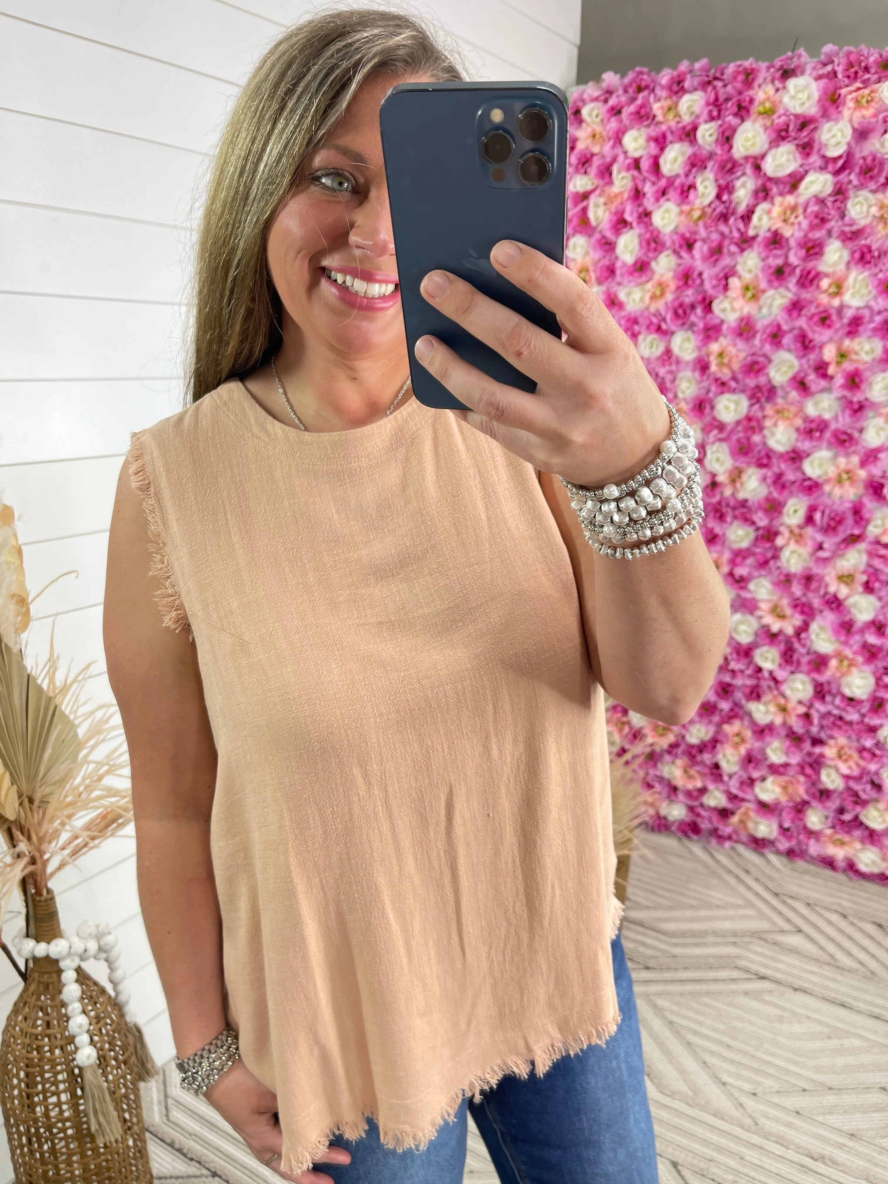 BLUSH LINEN BLEND SLEEVELESS TOP W/ BACK BUTTONS