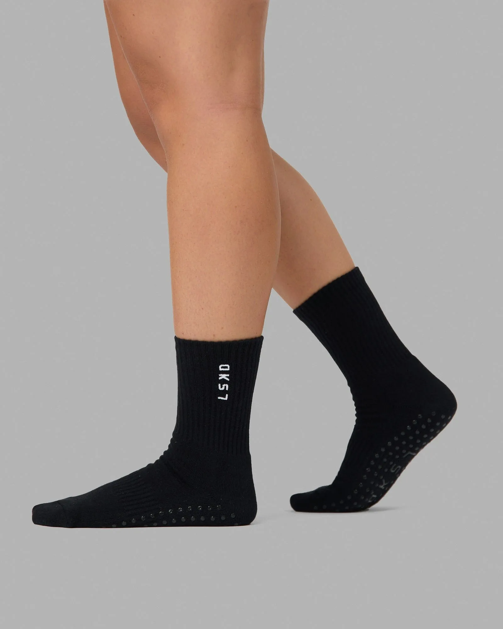 Signal Pilates Socks - Black-Black